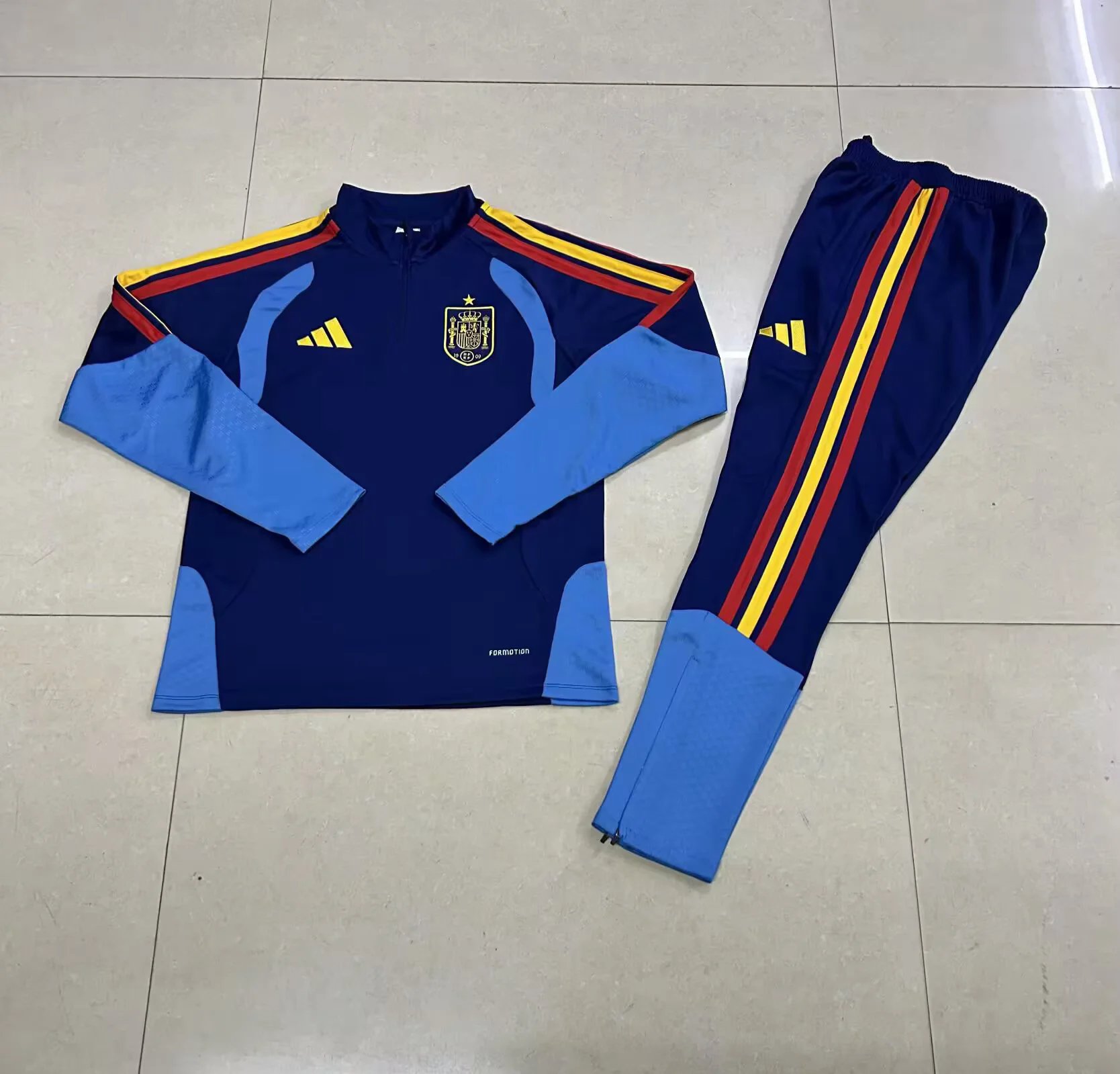 Kids Spain 25/26 Tracksuit - Dark Blue Kids Spain 25/26 Tracksuit - Dark Blue
